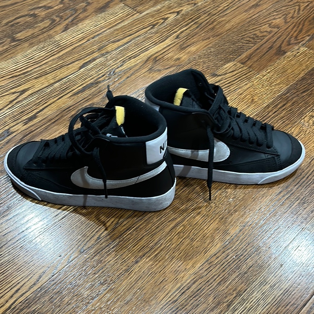 BOYS BLACK MID 77 NIKE BLAZERS